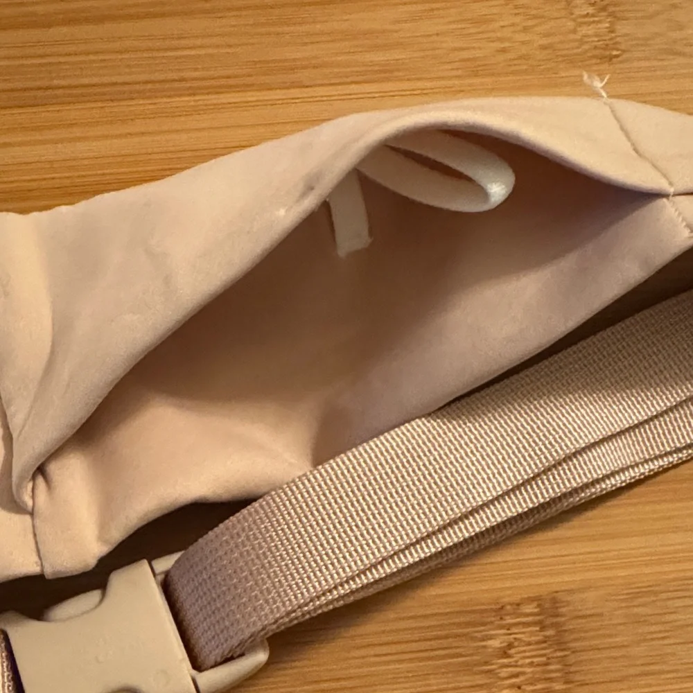 Lululemon Fast and Free Running Belt - Picture 3 of 4